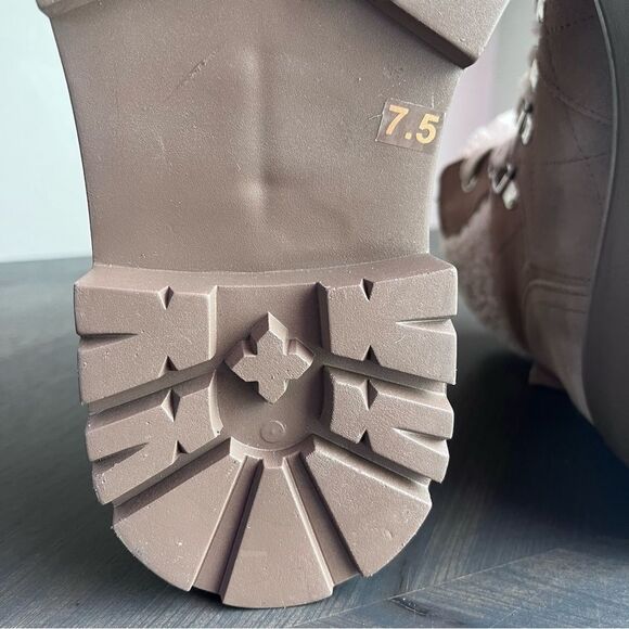 STEVE MADDEN Reyen Platform Boot in Oatmeal Suede Size 7.5 NEW - Picture 13 of 15